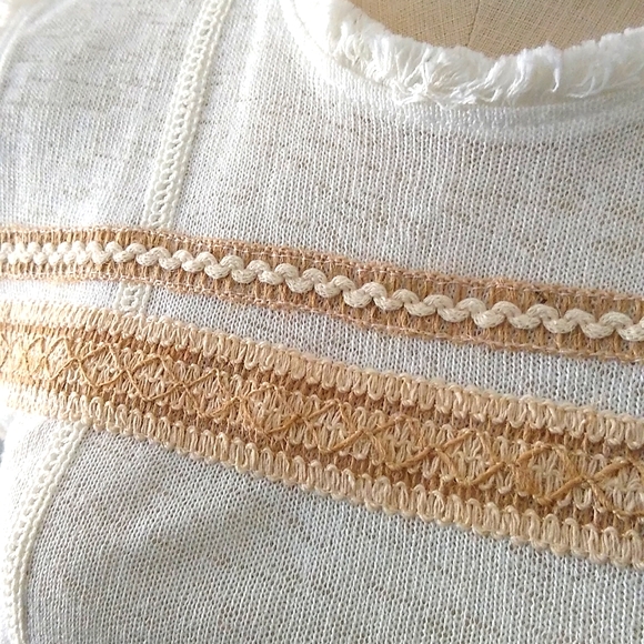 Fairchild Woven Top - Picture 5 of 8